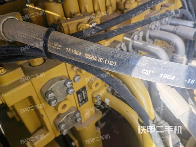 回轉(zhuǎn)馬達(dá)和主控閥(整機(jī)外觀) 回轉(zhuǎn)馬達(dá)和主控閥(整機(jī)外觀)