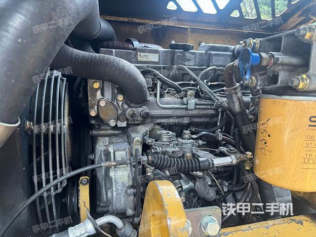 發(fā)動(dòng)機(jī)室（上車部件）