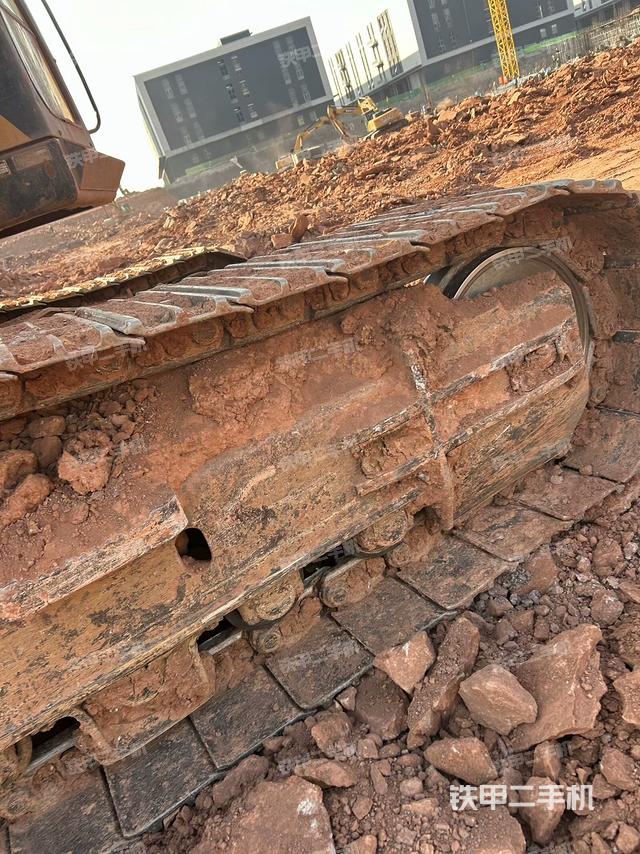 左側(cè)履帶整體?（行走機構(gòu)）