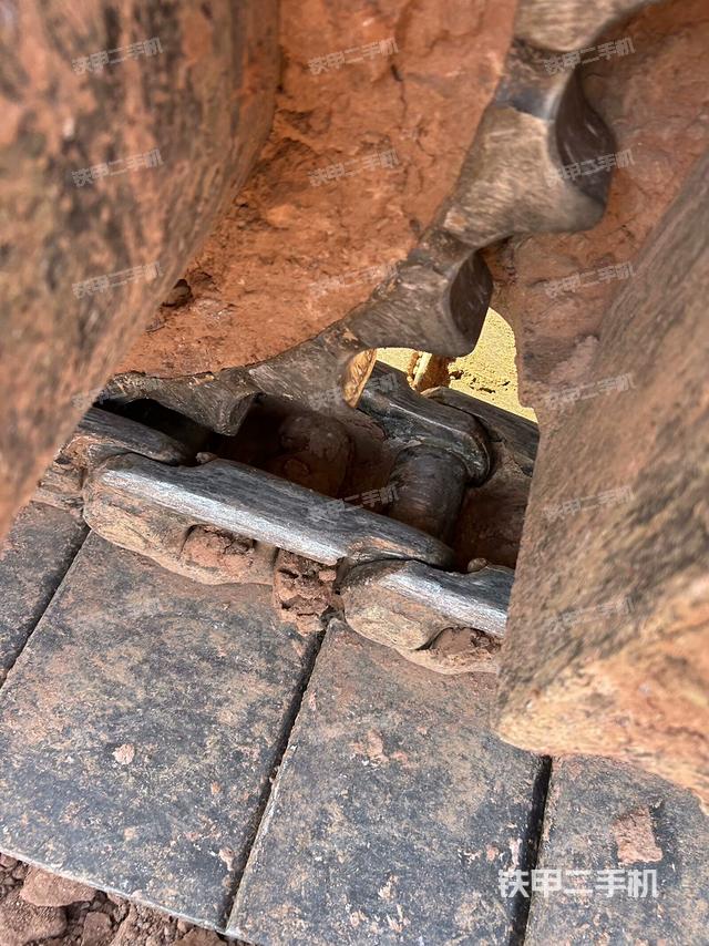 右驅(qū)動(dòng)輪（行走機(jī)構(gòu)）