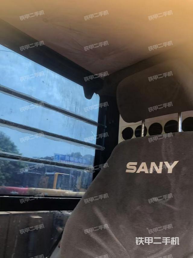 后窗玻璃角標(biāo)（駕駛室部分）