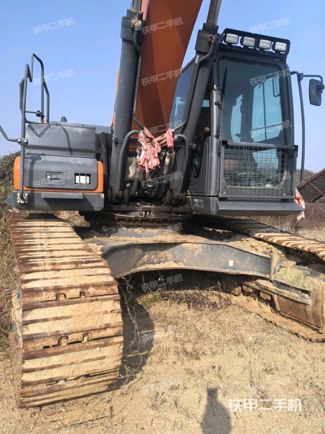 单侧履带整体（整机外观）