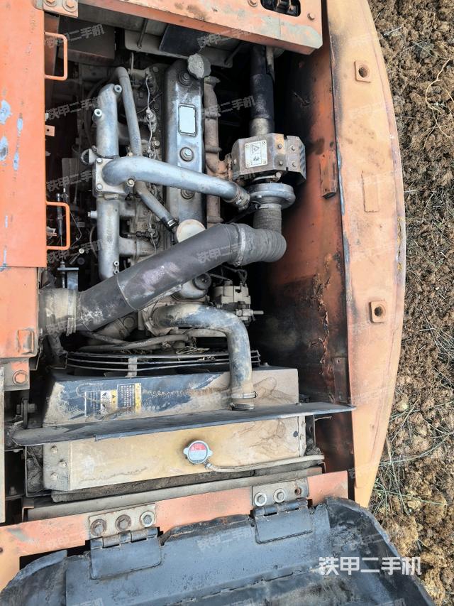 發(fā)動(dòng)機(jī)室（上車部件）