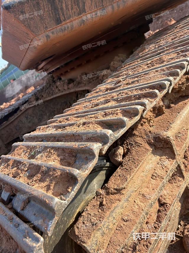 左驅(qū)動(dòng)輪（行走機(jī)構(gòu)）