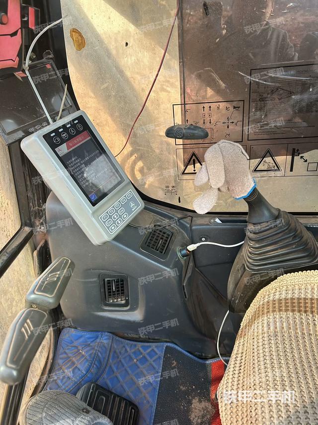 后窗玻璃角標(biāo)（駕駛室部分）