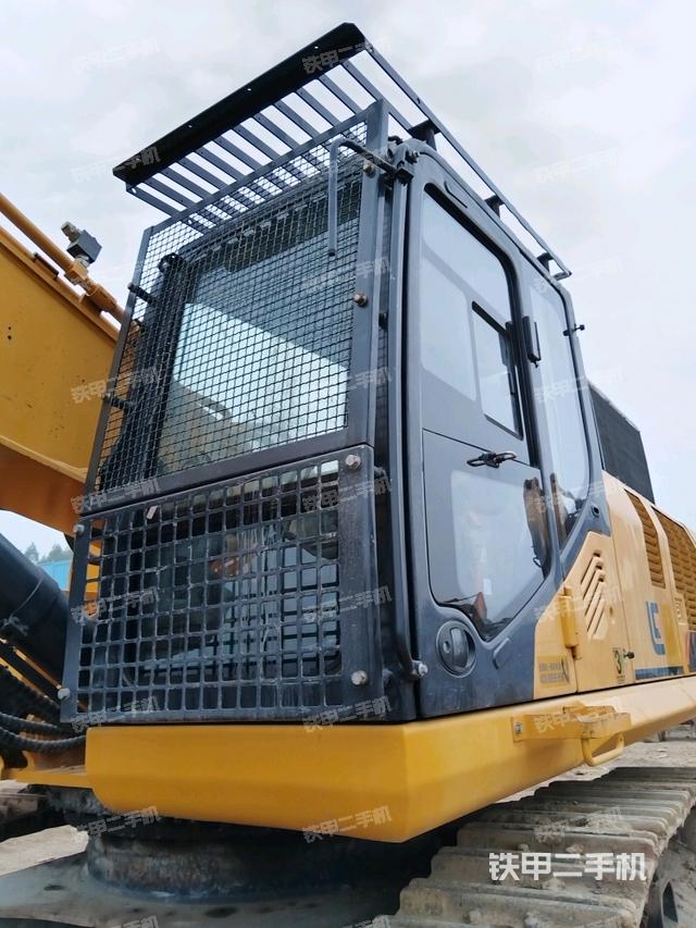 駕駛室整體（整機外觀）