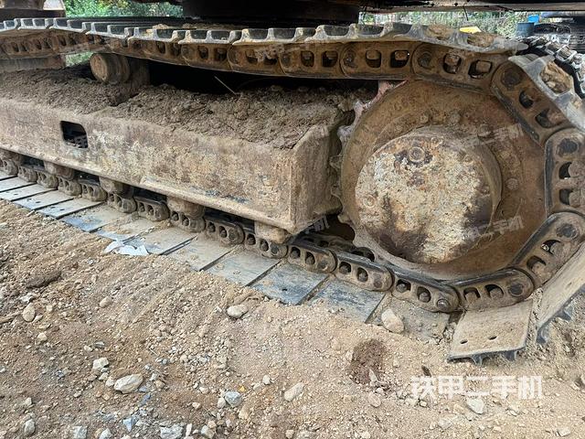 左導(dǎo)向輪（行走機(jī)構(gòu)）