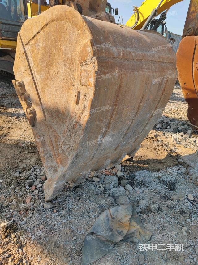 铲斗45度(工作和回转装置) 铲斗45度(工作和回转装置)