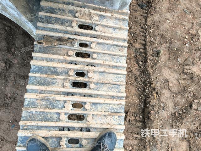 左側(cè)履帶整體?（行走機構(gòu)）