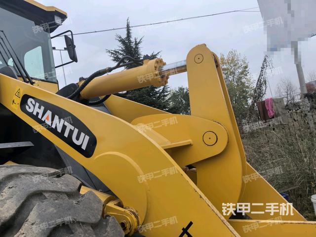 鏟斗油缸側(cè)面(工作裝置) 鏟斗油缸側(cè)面(工作裝置)