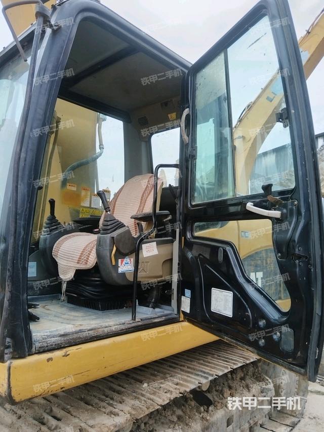 駕駛室正側(cè)（駕駛室部分）