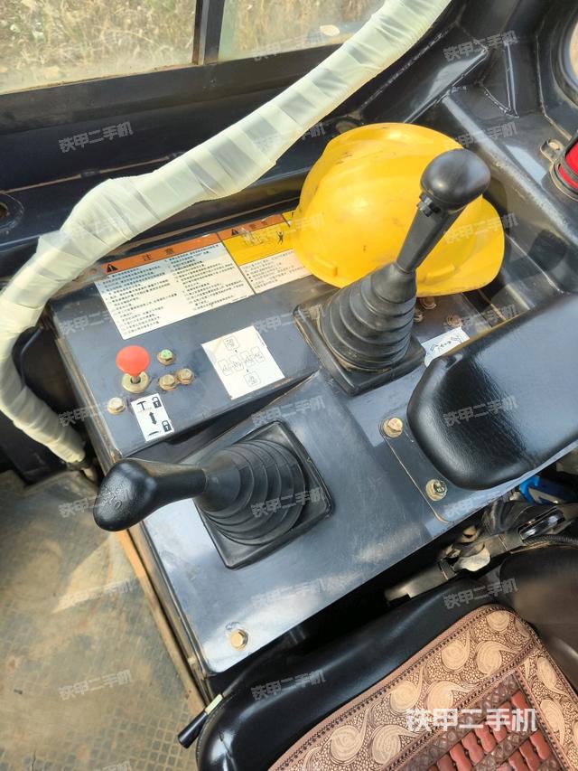 操作手柄左（推土機(jī)駕駛室）