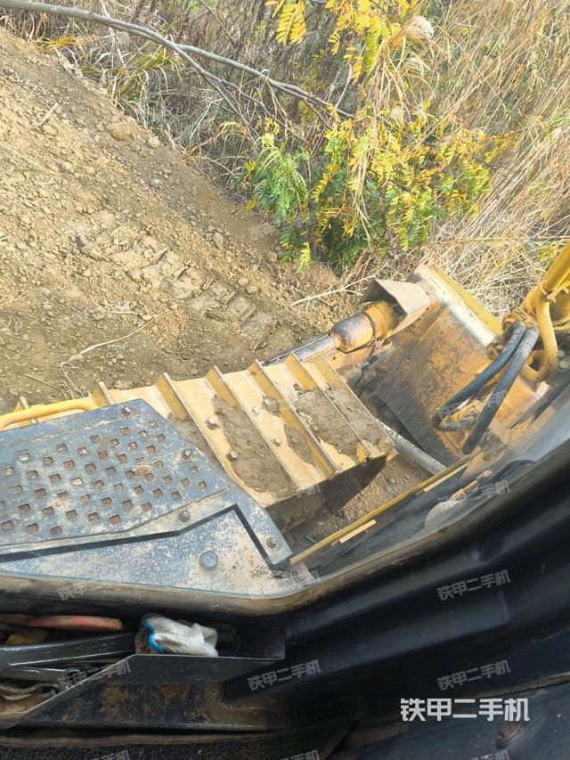 駕駛室內(nèi)部全景（推土機(jī)駕駛室）