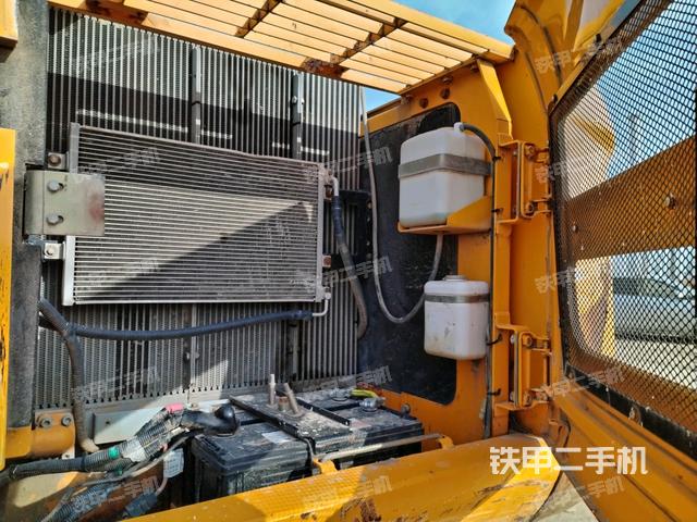 散熱器正面(大件艙室) 散熱器正面(大件艙室)