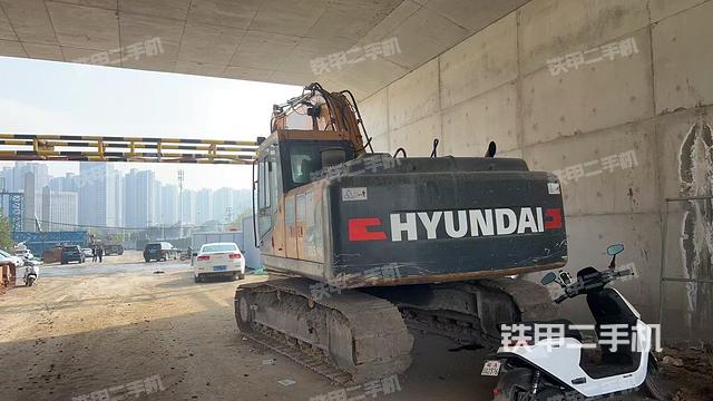 现代R215VS挖掘机