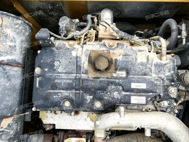 發(fā)動(dòng)機(jī)室（上車(chē)部件）