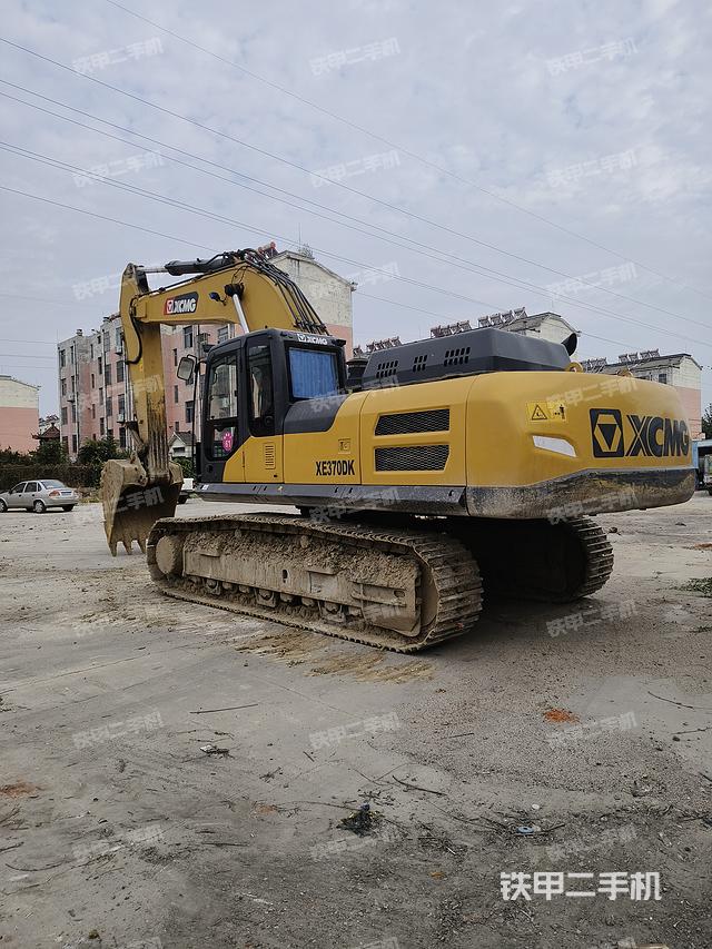 駕駛室整體（整機外觀）