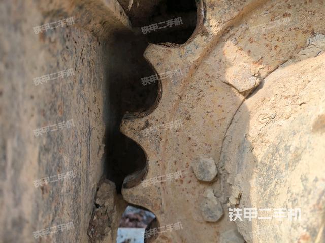 左側履帶整體?（行走機構）