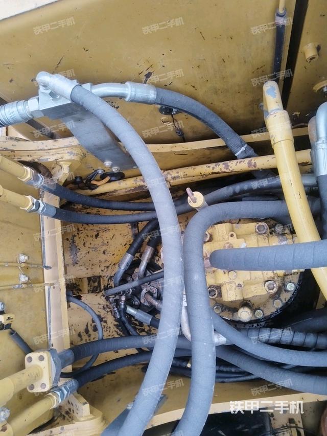 中央回轉(zhuǎn)接頭特寫（上車部件）