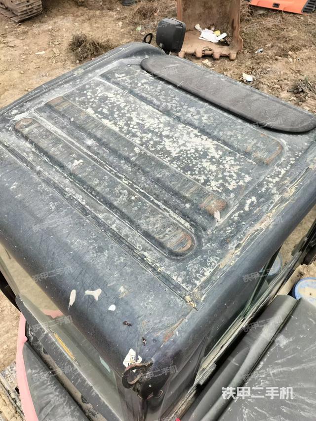 駕駛室頂部（整機(jī)外觀）