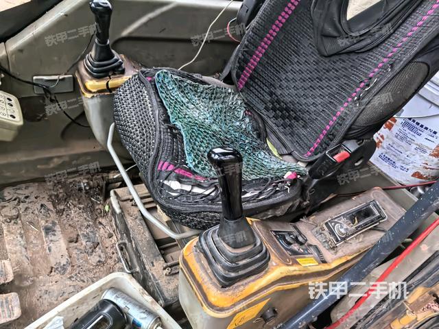 后窗玻璃角標(biāo)（駕駛室部分）