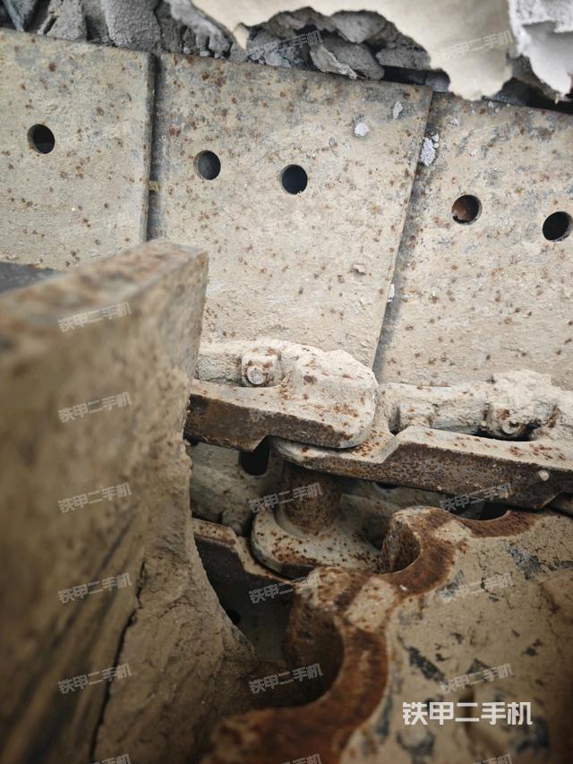 左側(cè)行走馬達(dá)蓋板（行走機構(gòu)）