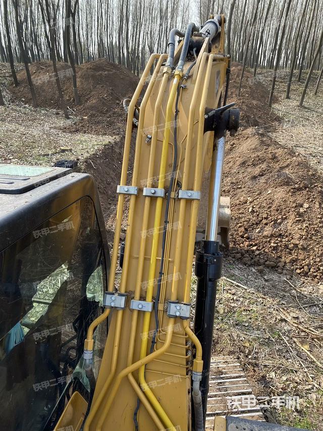 大臂背部俯視（工作和回轉(zhuǎn)裝置）