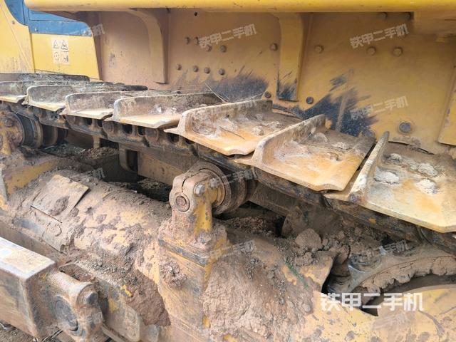 左引導(dǎo)輪（推土機(jī)底盤及工作裝置）