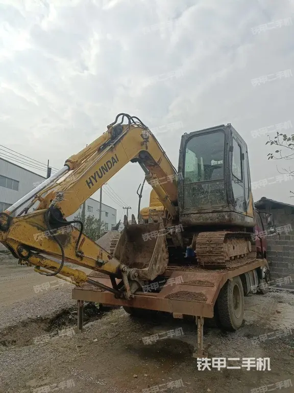 现代R80-7挖掘机