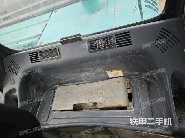 后窗玻璃角標(駕駛室部分) 后窗玻璃角標(駕駛室部分)