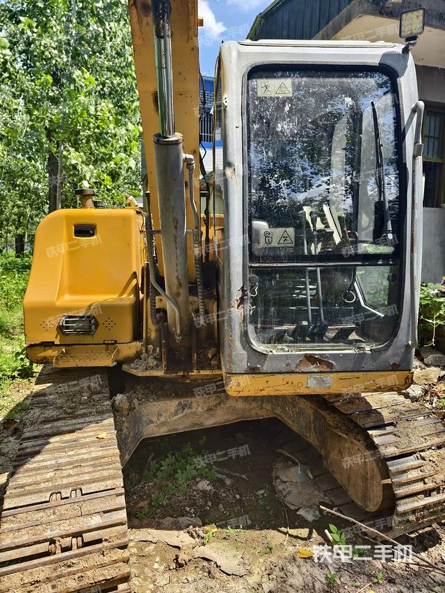 转盘和下车架正前（工作和回转装置）