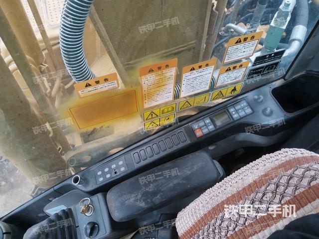 座椅右側(cè)控制臺/鑰匙門/油門/含右手柄（駕駛室部分）