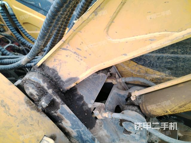 大臂根部?斜（工作和回轉(zhuǎn)裝置）