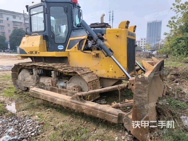 右前45°（推土機(jī)整車外觀）