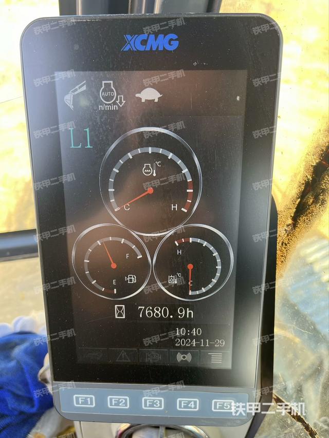 駕駛室整體（整機(jī)外觀）