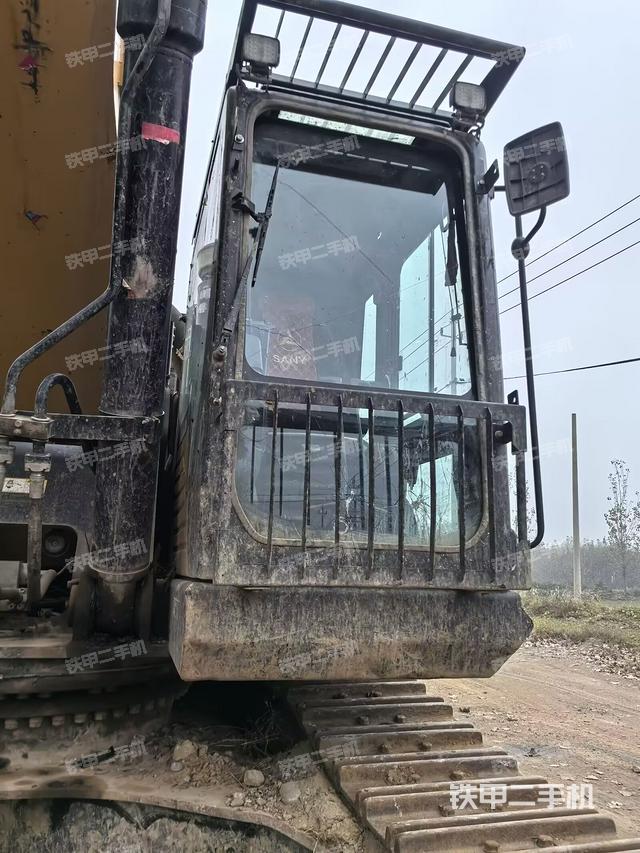 駕駛室整體（整機(jī)外觀）