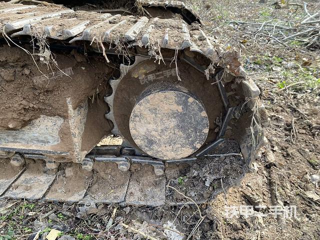 右驅(qū)動輪（行走機構(gòu)）