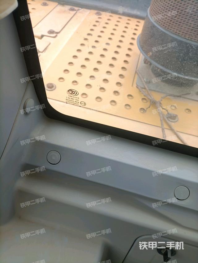 后窗玻璃角標(biāo)（駕駛室部分）