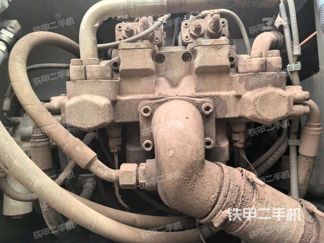 液壓泵斜45?左（大件艙室）