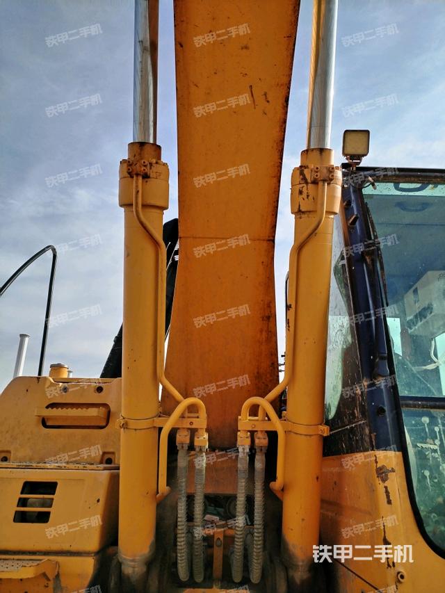 大臂油缸整體?豎拍(工作和回轉裝置) 大臂油缸整體?豎拍(工作和回轉裝置)