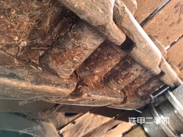 左驅(qū)動(dòng)輪（行走機(jī)構(gòu)）