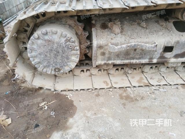 右驅(qū)動輪（行走機構(gòu)）