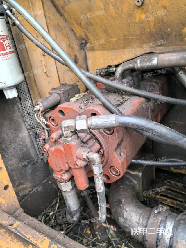 液壓泵斜45?左（大件艙室）