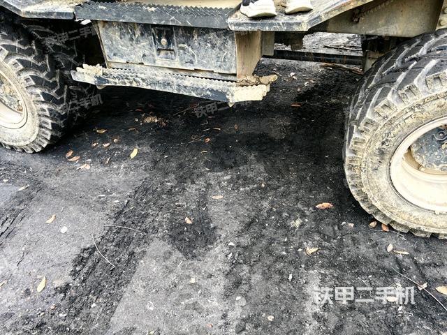 右側(cè)履帶整體?（行走機(jī)構(gòu)）