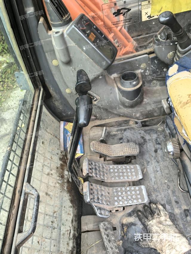 后窗玻璃角標(biāo)（駕駛室部分）