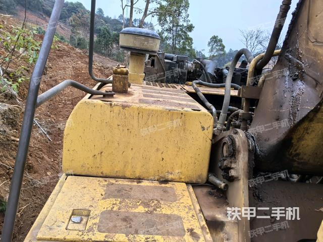 大臂油缸整體?豎拍（工作和回轉(zhuǎn)裝置）