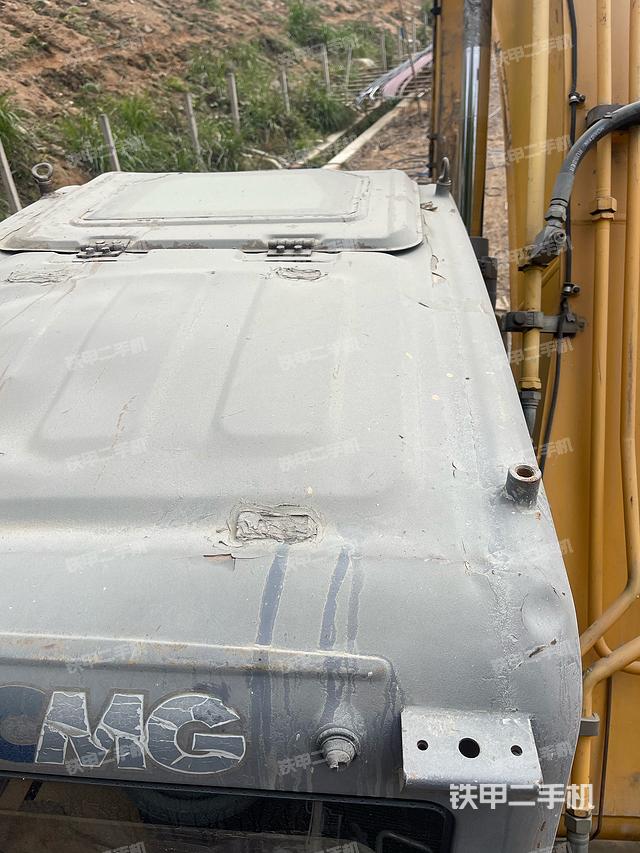 駕駛室頂部（整機外觀）