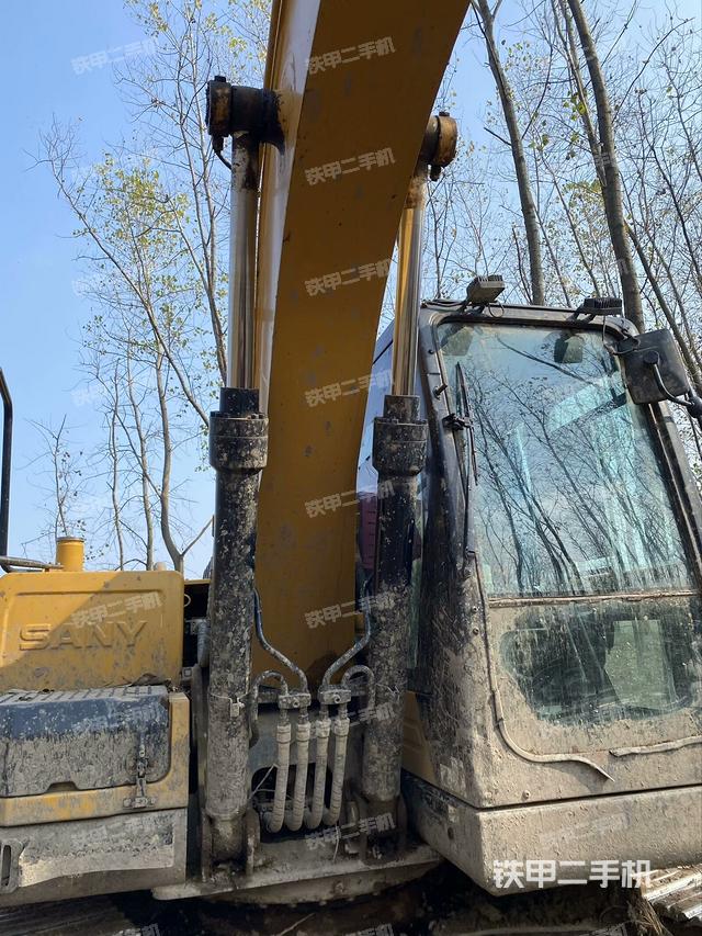 大臂油缸整體?豎拍（工作和回轉(zhuǎn)裝置）