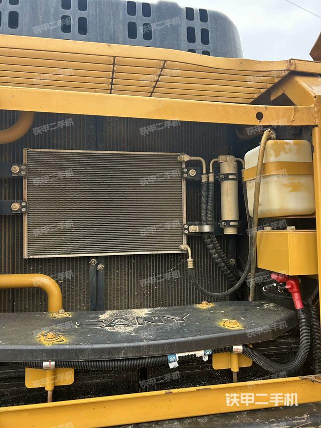 散熱器正面（大件艙室）