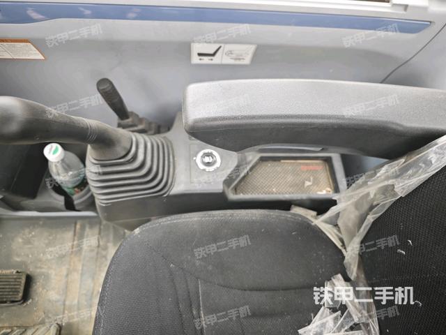 座椅右側(cè)控制臺/鑰匙門/油門/含右手柄（駕駛室部分）